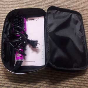 Eva • NYC mini straightening brush